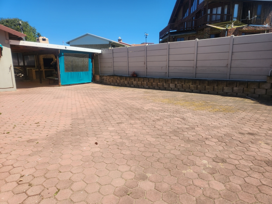 4 Bedroom Property for Sale in Dana Bay Western Cape